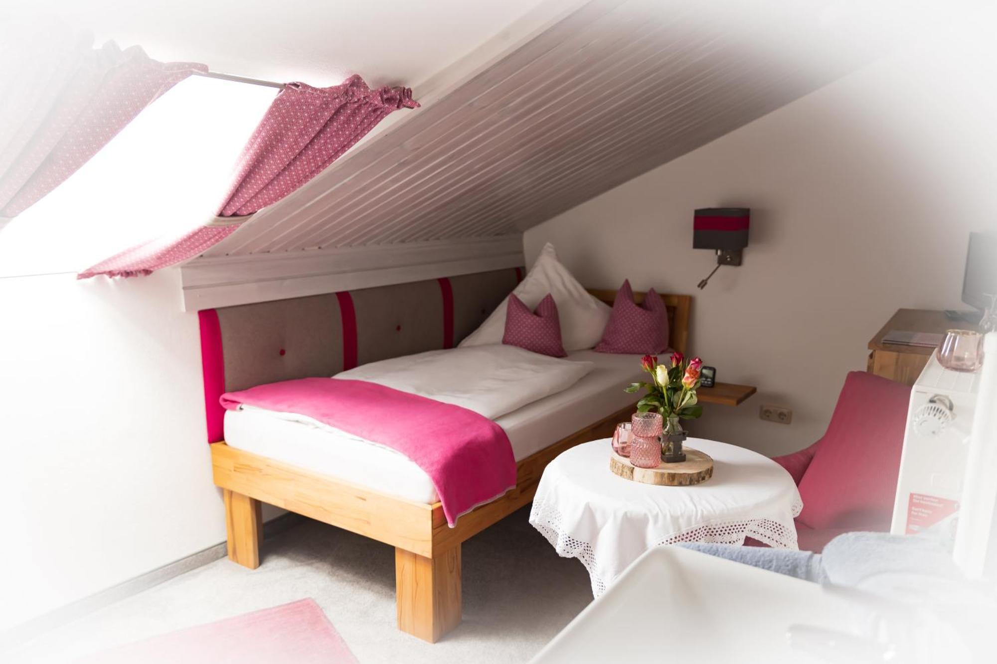 Gaestehaus Sattlerhof แบร์เนา อัม คีมเซ ภายนอก รูปภาพ