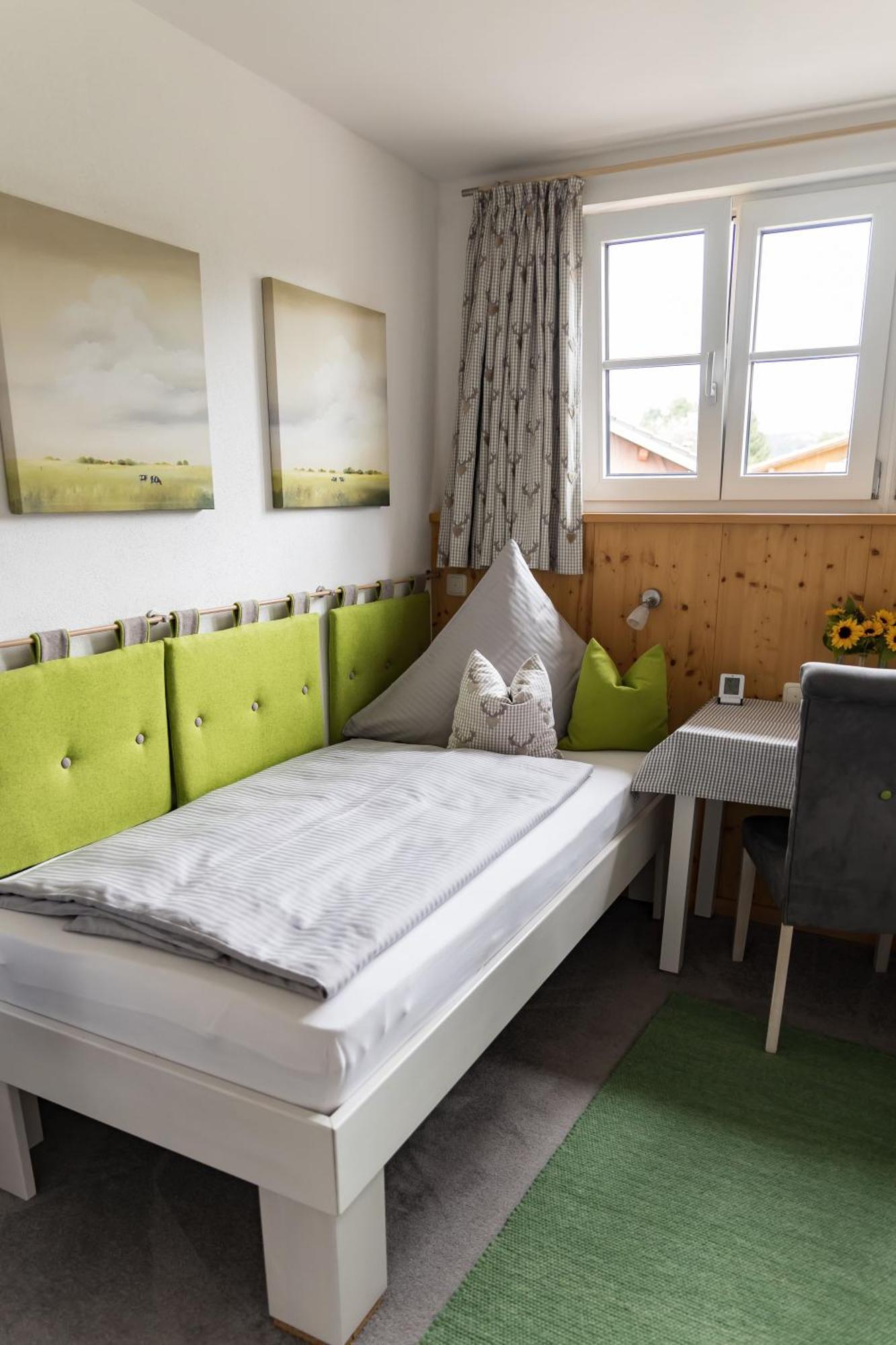 Gaestehaus Sattlerhof แบร์เนา อัม คีมเซ ภายนอก รูปภาพ