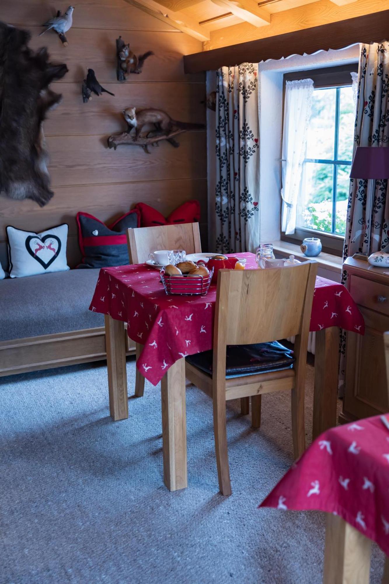 Gaestehaus Sattlerhof แบร์เนา อัม คีมเซ ภายนอก รูปภาพ